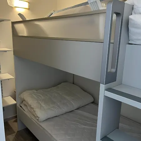 Apartment En Rez-de-chaussee A 150m De La