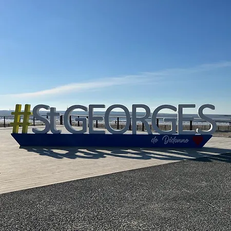 Apartment En Rez-de-chaussee A 150m De La *