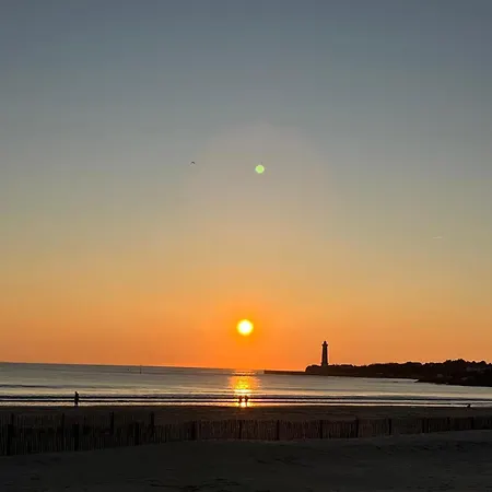 En Rez-de-chaussee A 150m De La Apartment *